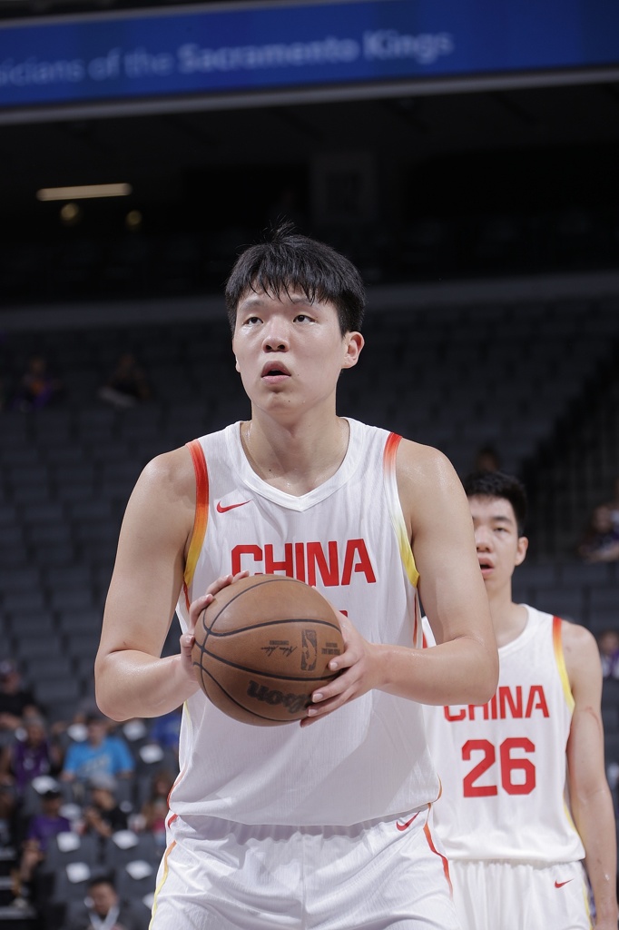 由于周琦情况待定 中国男篮更需杨瀚森在中锋位置扮演更重的角色